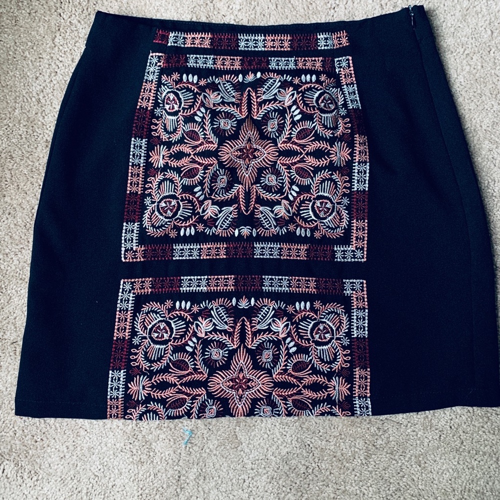 Embroidered black skirt